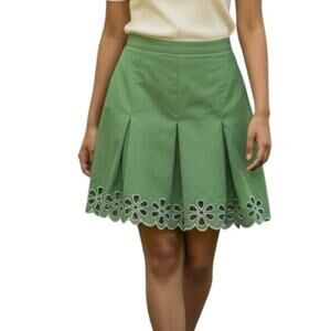 INC Pleated Green Embroidered Skirt Size 8 Floral Cutout Feminine